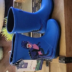 Joules Glow in the Dark Boy's Rain Boots. Size 11